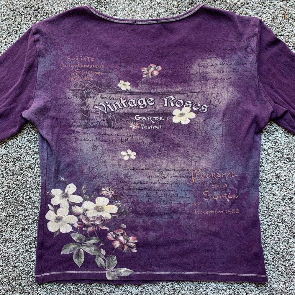 Vintage Roses Top🥀 - Picture 4 of 4